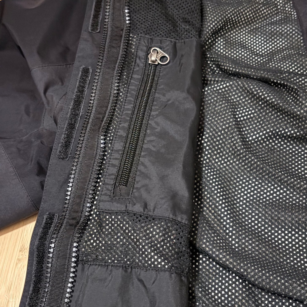 SOLD The North Face Gore-Tex Waterproof Hooded Black Jacket Women’s Small - Picture 7 of 12
